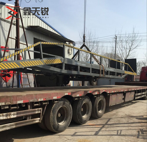 本溪移动式登车桥装车发货
